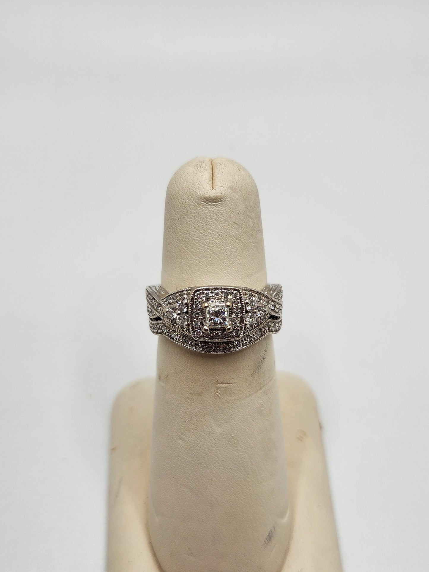 14k white gold ring with 1.10 ct princess cut natural diamonds