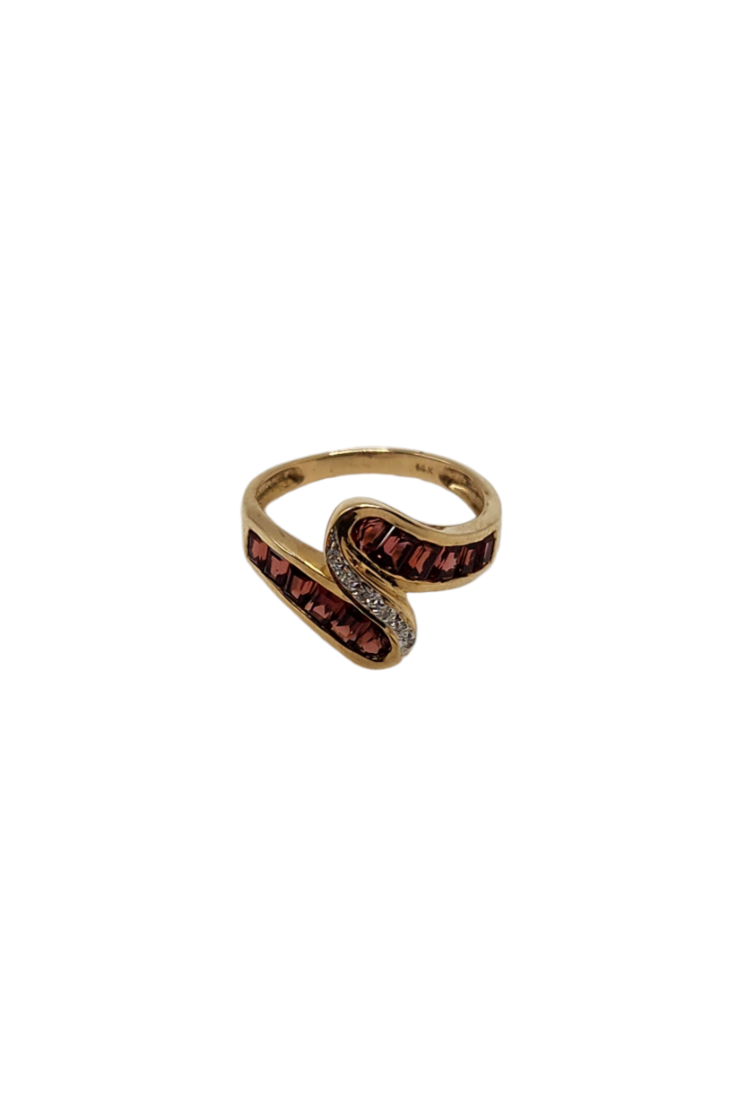 14k yellow gold garnet and diamond ring