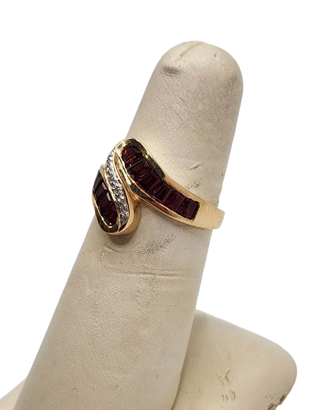 14k yellow gold garnet and diamond ring